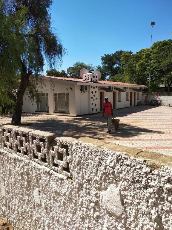 Brackendene Lodge Gaborone Exterior foto